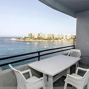 st-julians-sea-front-spectacular-view-apartment.qawrahotelsmalta.org/